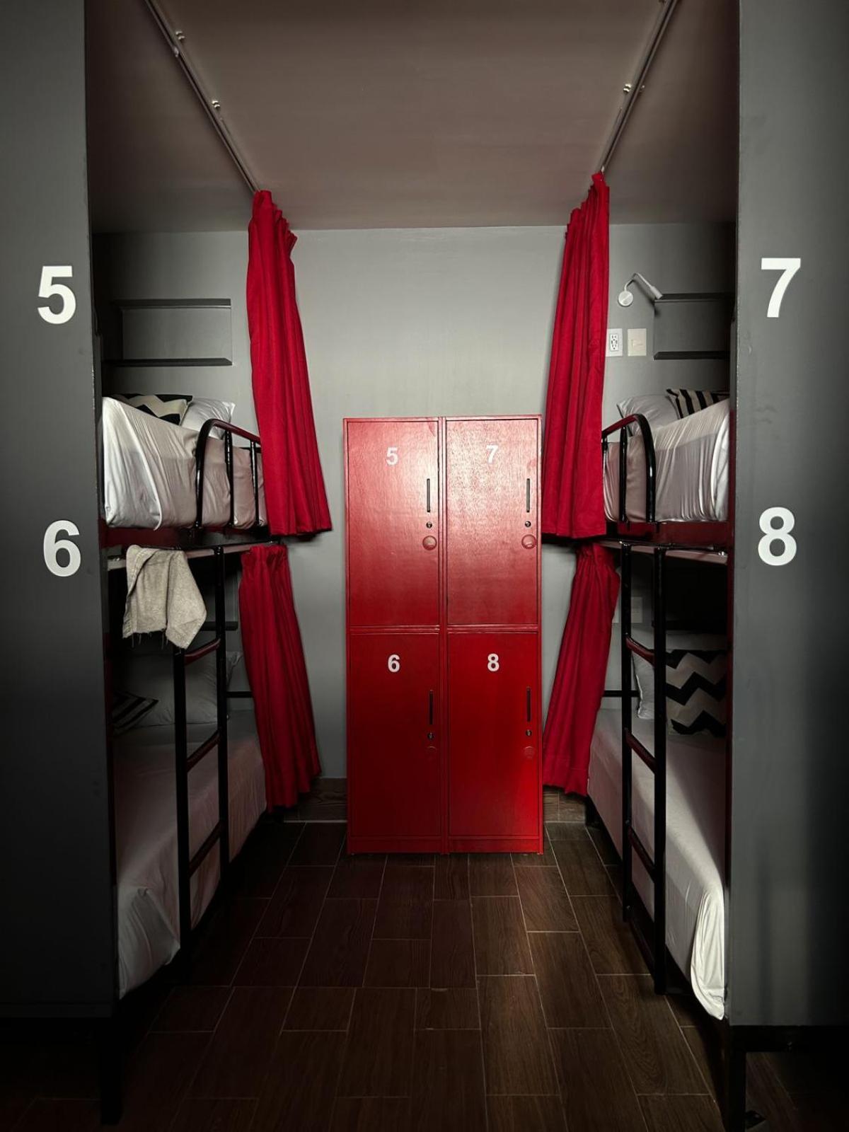Spartacus Hostel Boutique For Men Puerto Vallarta Buitenkant foto
