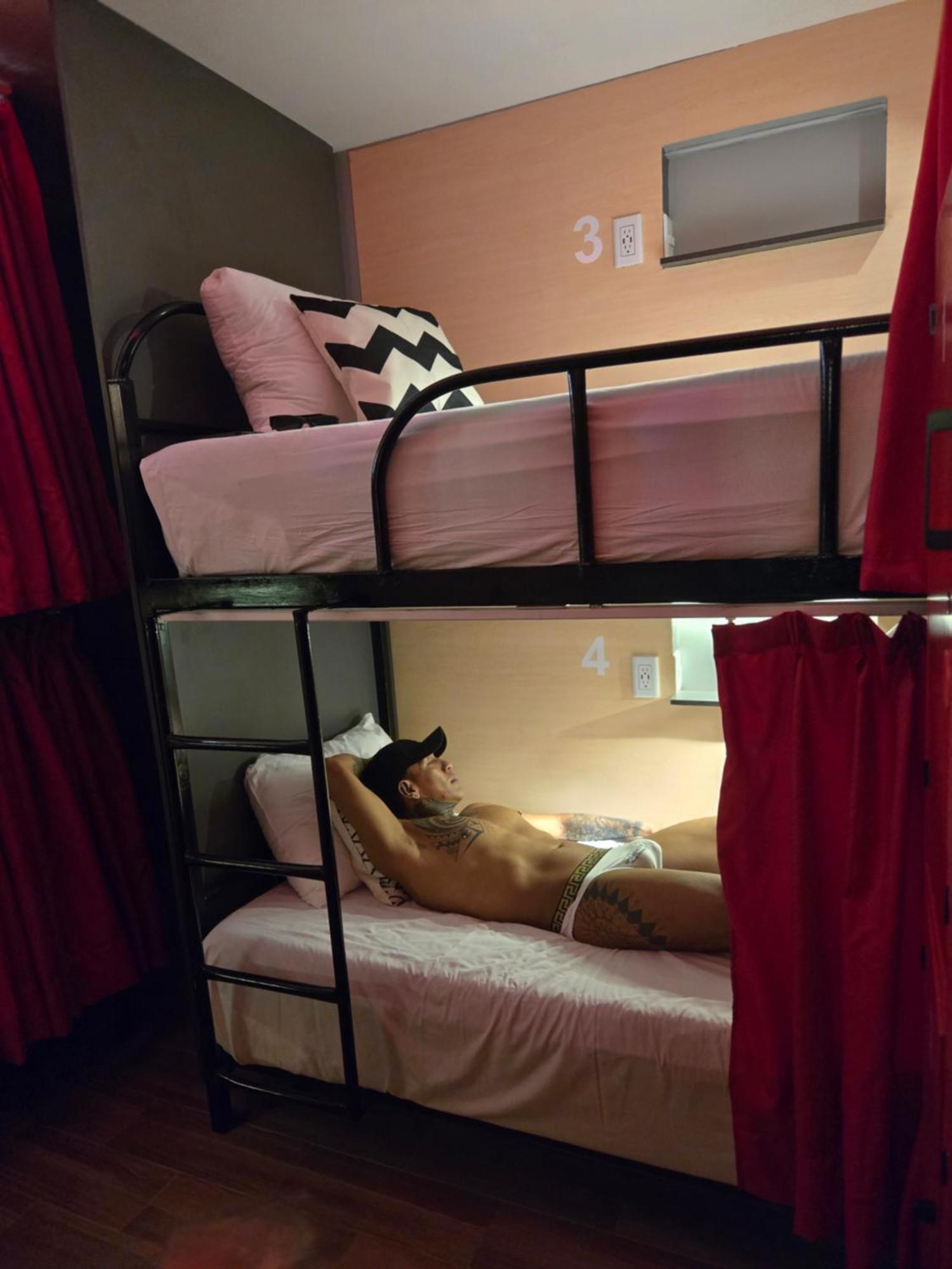 Spartacus Hostel Boutique For Men Puerto Vallarta Buitenkant foto